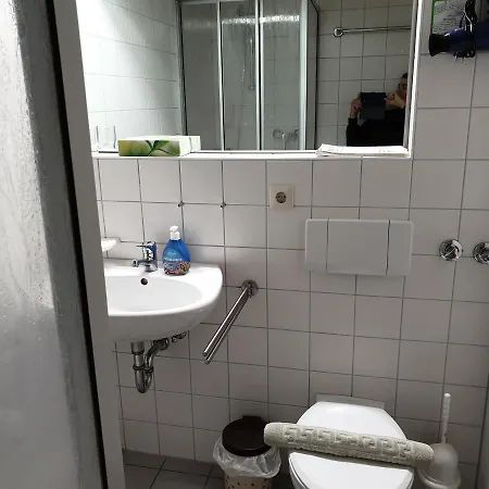 Luchs Hostel *